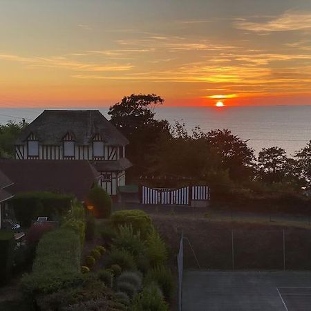 Appart Lumineux Avec Vue Sur Mer A 180 Degres Apartment Trouville-sur-Mer Bagian luar foto
