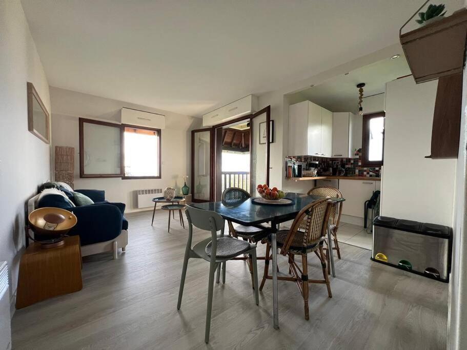 Appart Lumineux Avec Vue Sur Mer A 180 Degres Apartment Trouville-sur-Mer Bagian luar foto