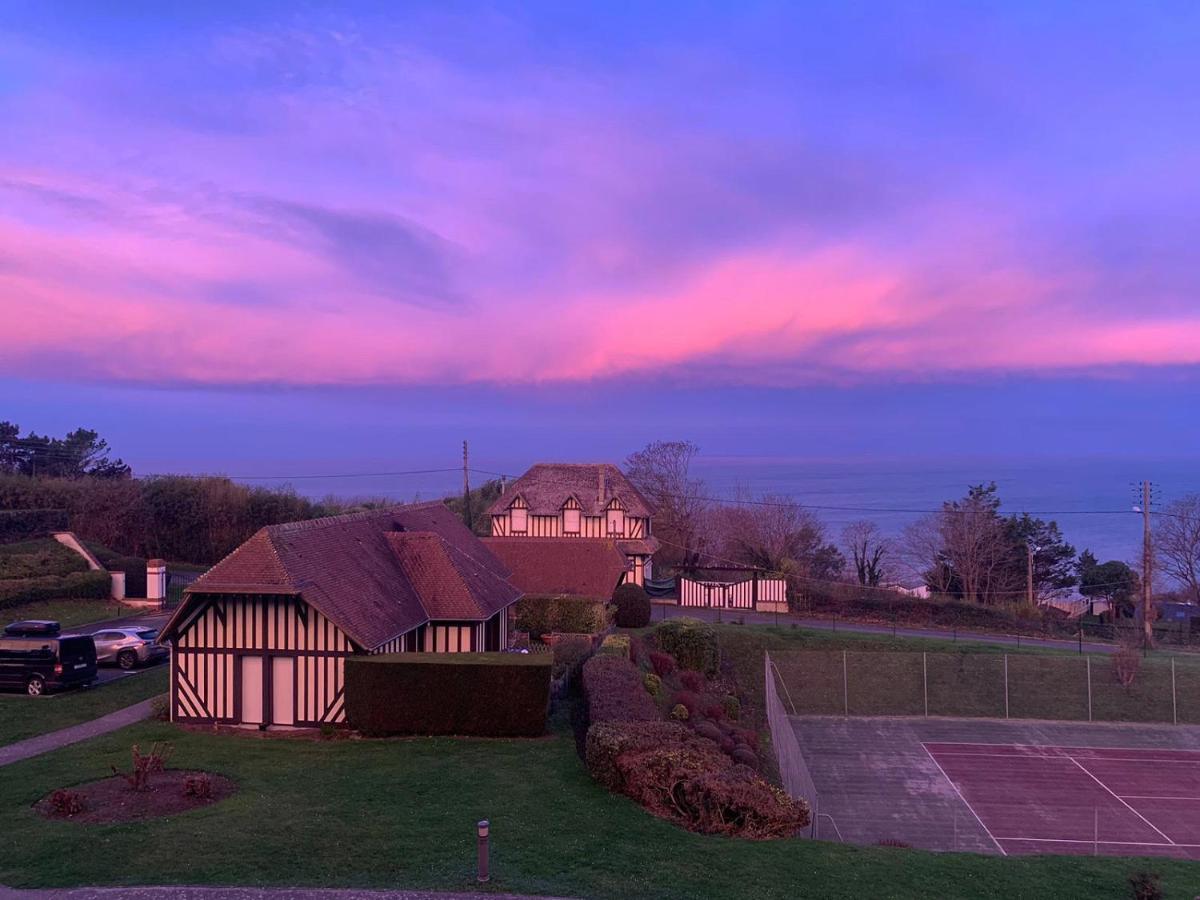 Appart Lumineux Avec Vue Sur Mer A 180 Degres Apartment Trouville-sur-Mer Bagian luar foto